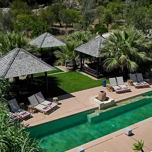  Hotel The Giri